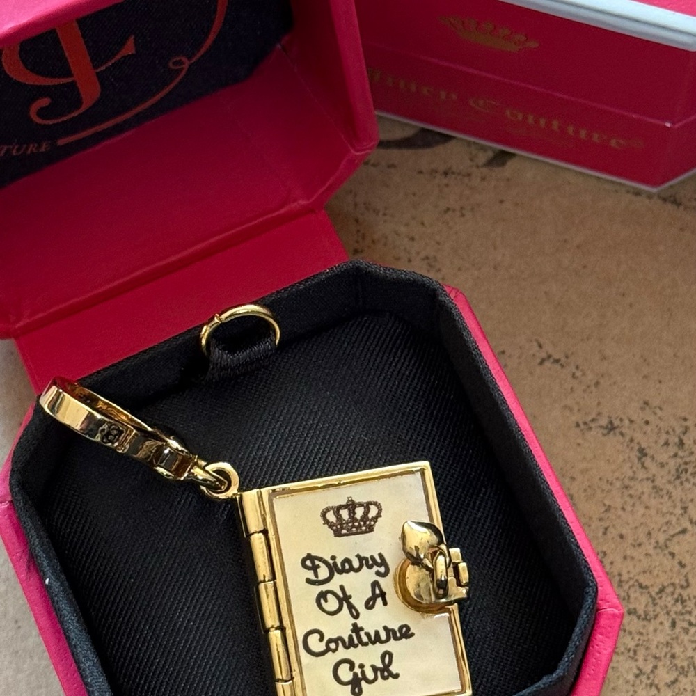 Juicy Couture Diary of a couture girl Charm “opens”